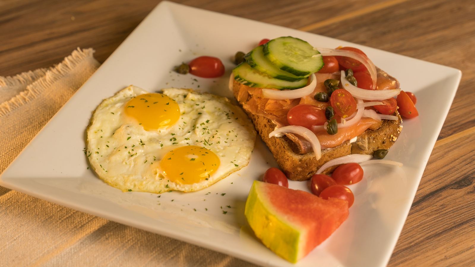 Smoked salmon toast
